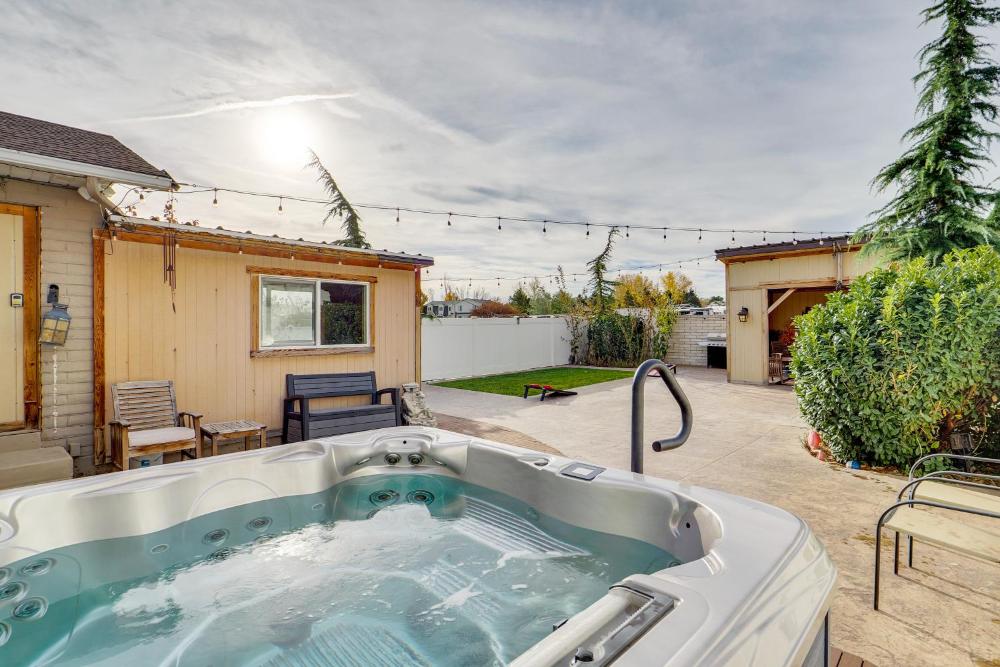 Game Room and Hot Tub Salt Lake City Area Apt